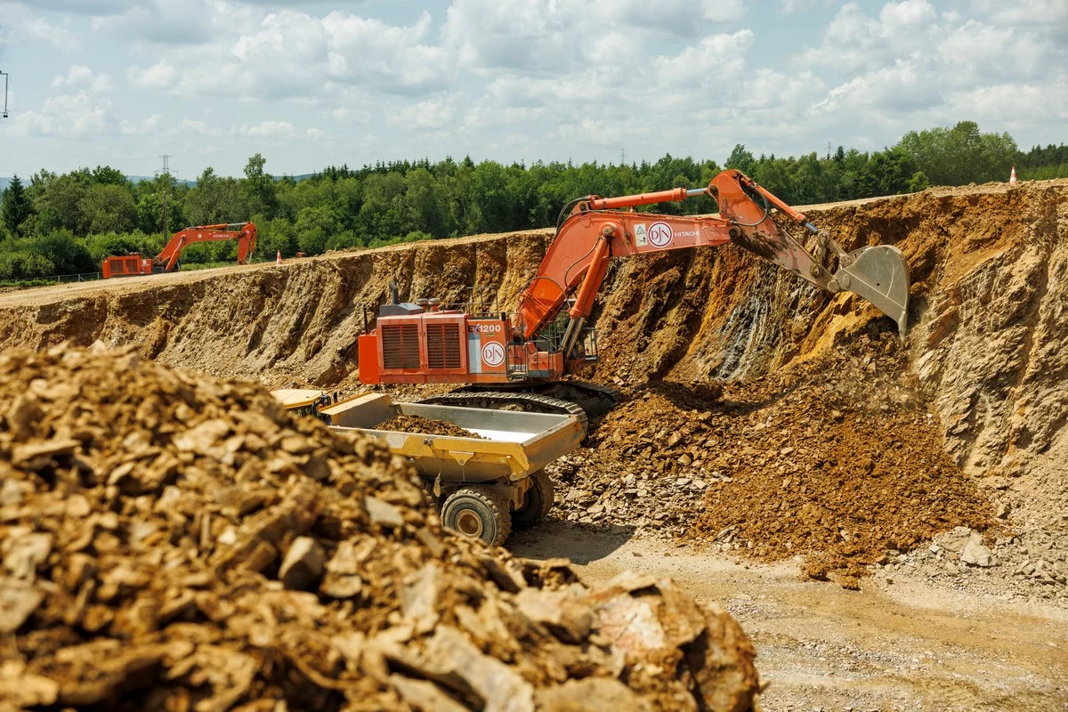 Jan De Nul utilises new Hitachi ZX690LCH-7 in Belgium