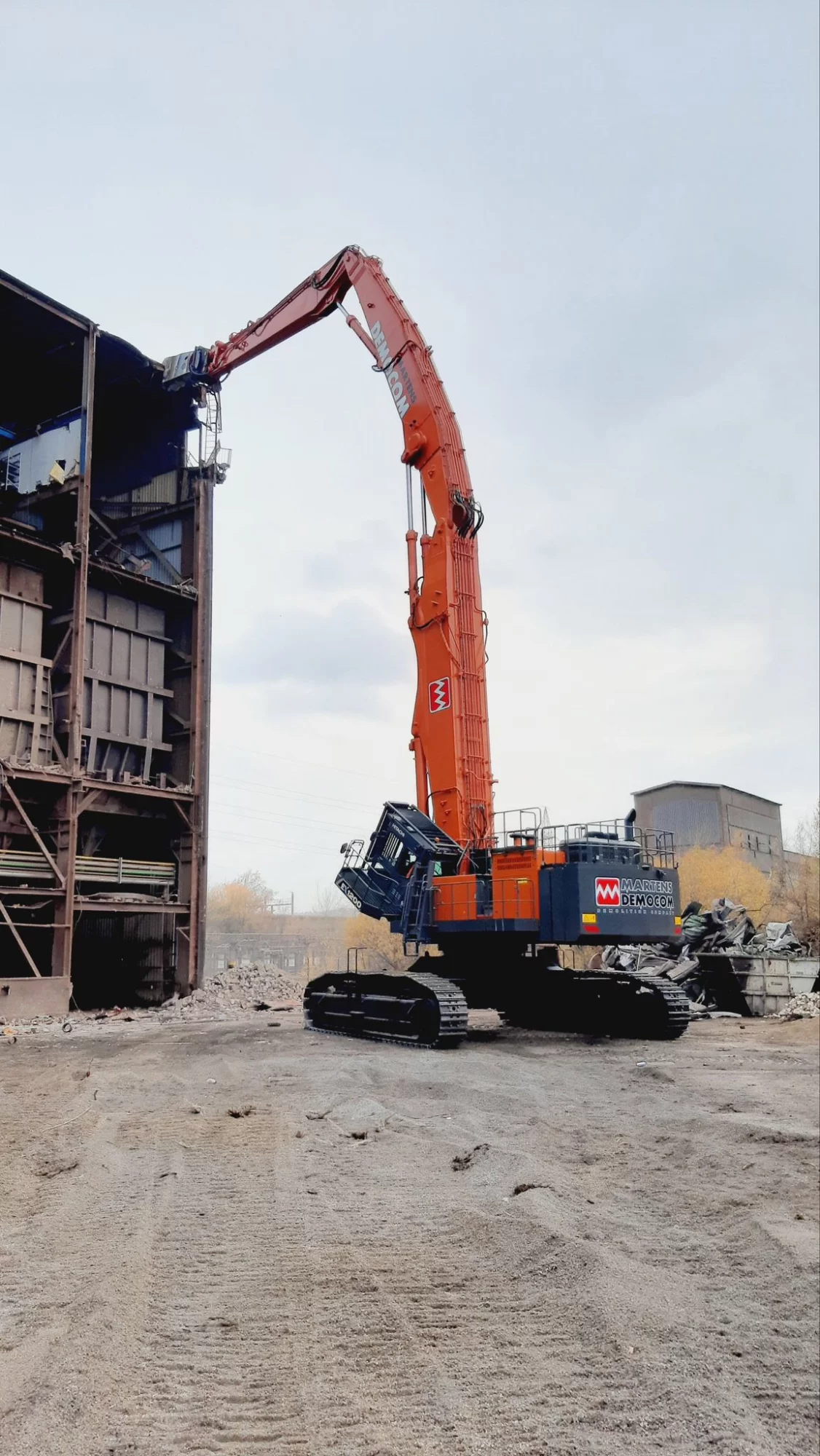 MARTENS DEMOCOM TAKES EX1200-7 HIGH DEMOLITION INTO SERVICE