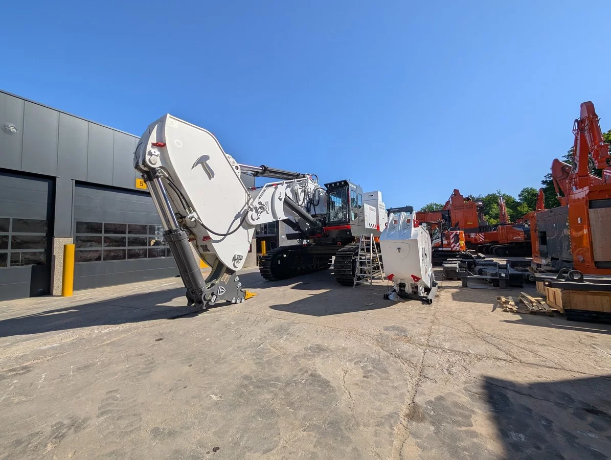 Eiffage chooses Hitachi EX1200-7 excavators with Sunton Ripper on construction of EPR2 reactors in Penly