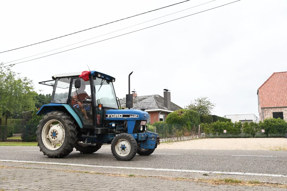 Tractor dedication Brecht: approximately 300 tractors blessed for charity