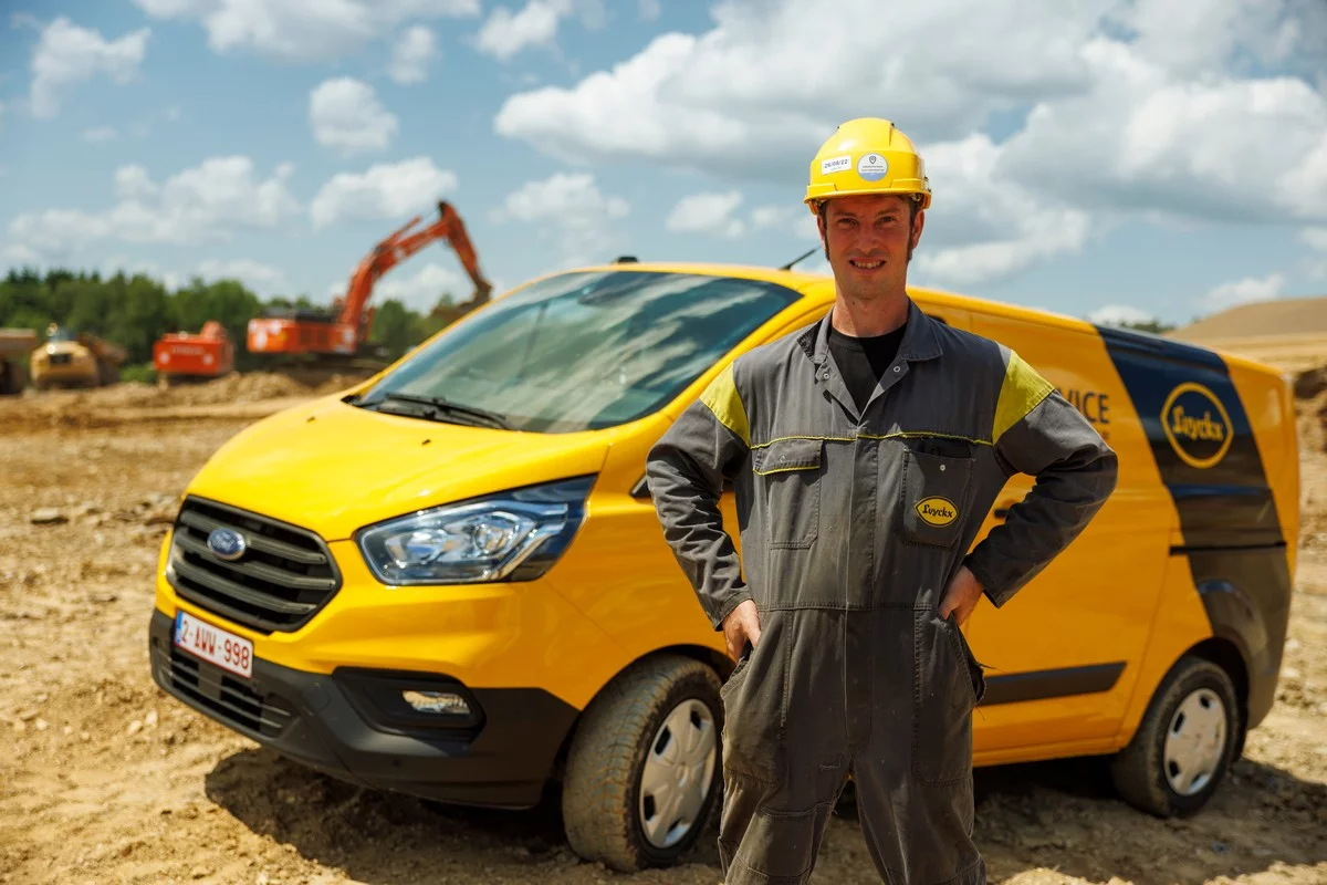 Jan De Nul utilises new Hitachi ZX690LCH-7 in Belgium