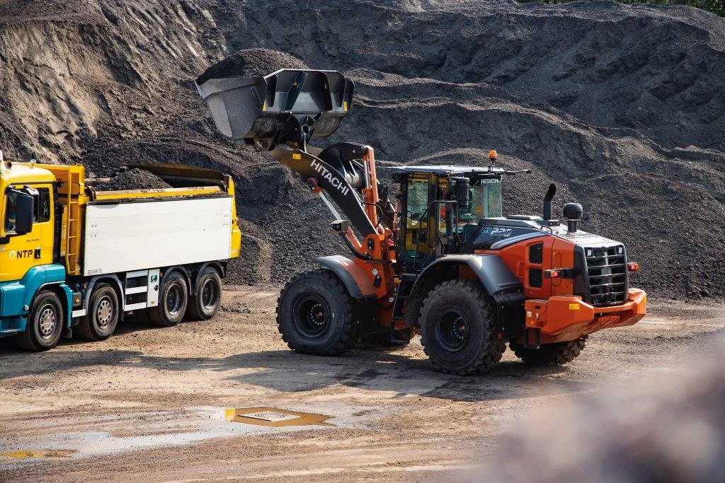 Take control with Hitachi ZW-7 wheel loaders