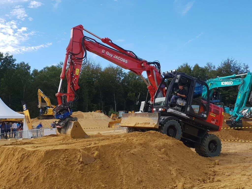 Guy Jacobs in final of the #excavatorhero2021.