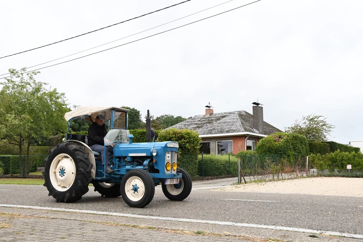 Tractor dedication Brecht: approximately 300 tractors blessed for charity