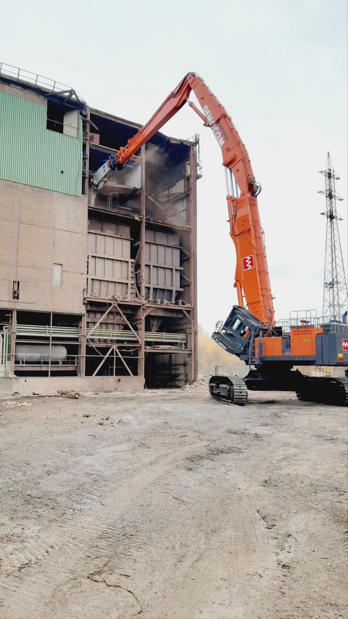 MARTENS DEMOCOM TAKES EX1200-7 HIGH DEMOLITION INTO SERVICE