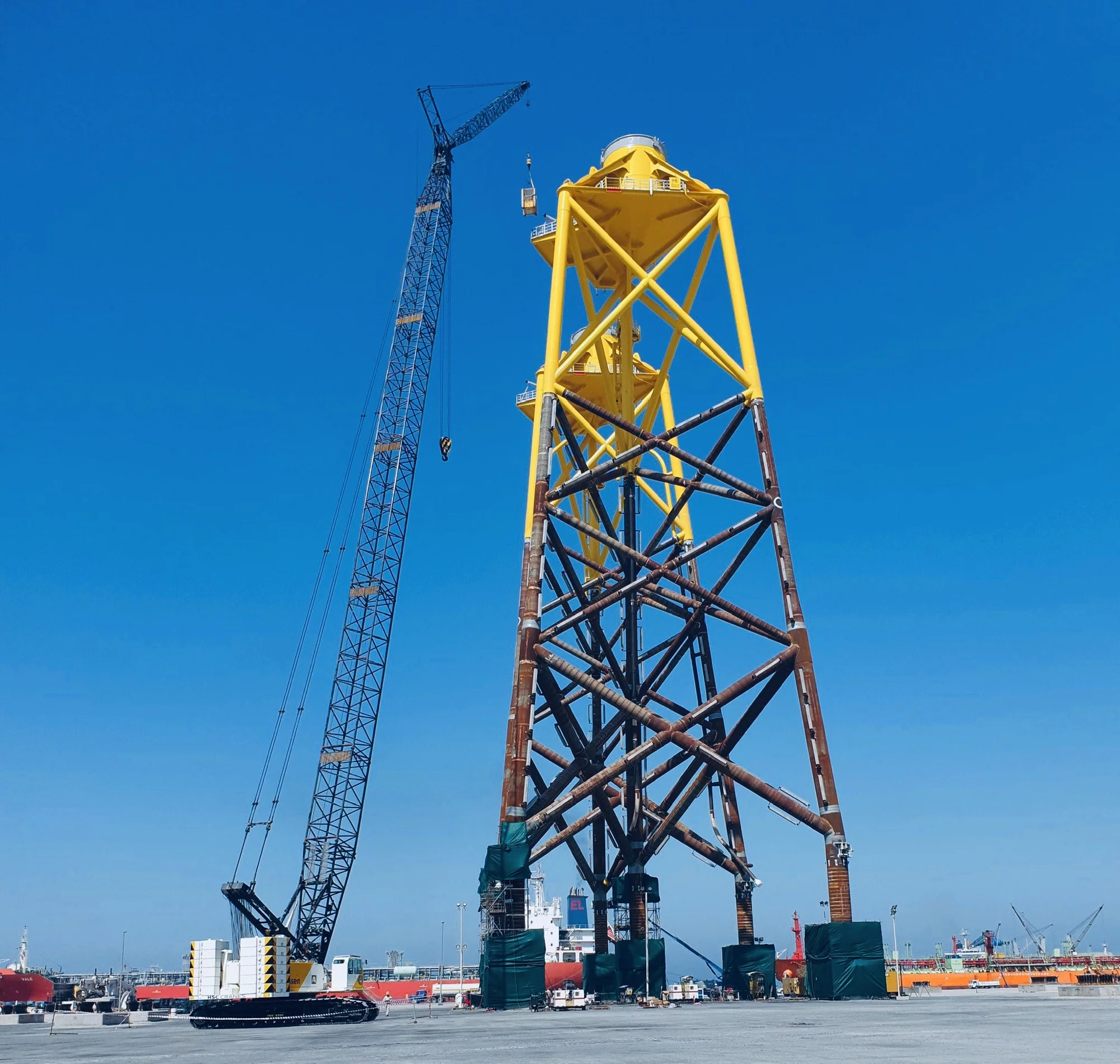 Two HSC Crawler Cranes SCX2800 for Aertssen Machinery Services UAE