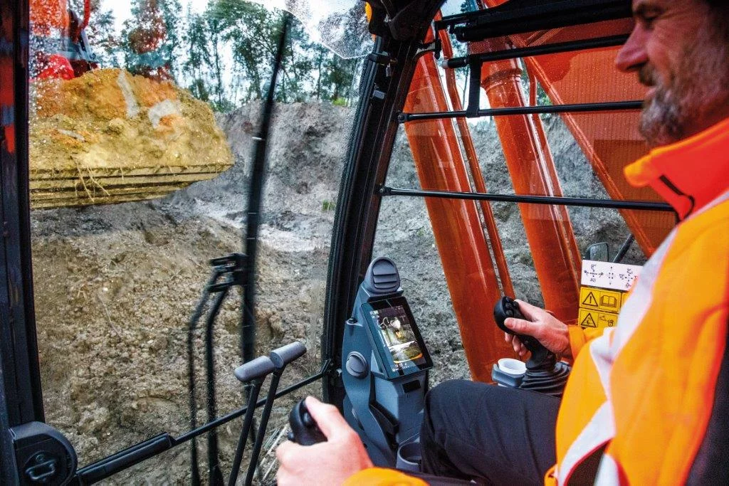 State-of-the-art, ultra-spacious cab in the new Zaxis-7 excavators