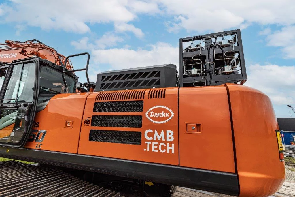 The world's first 37-tonne hydrogen excavator