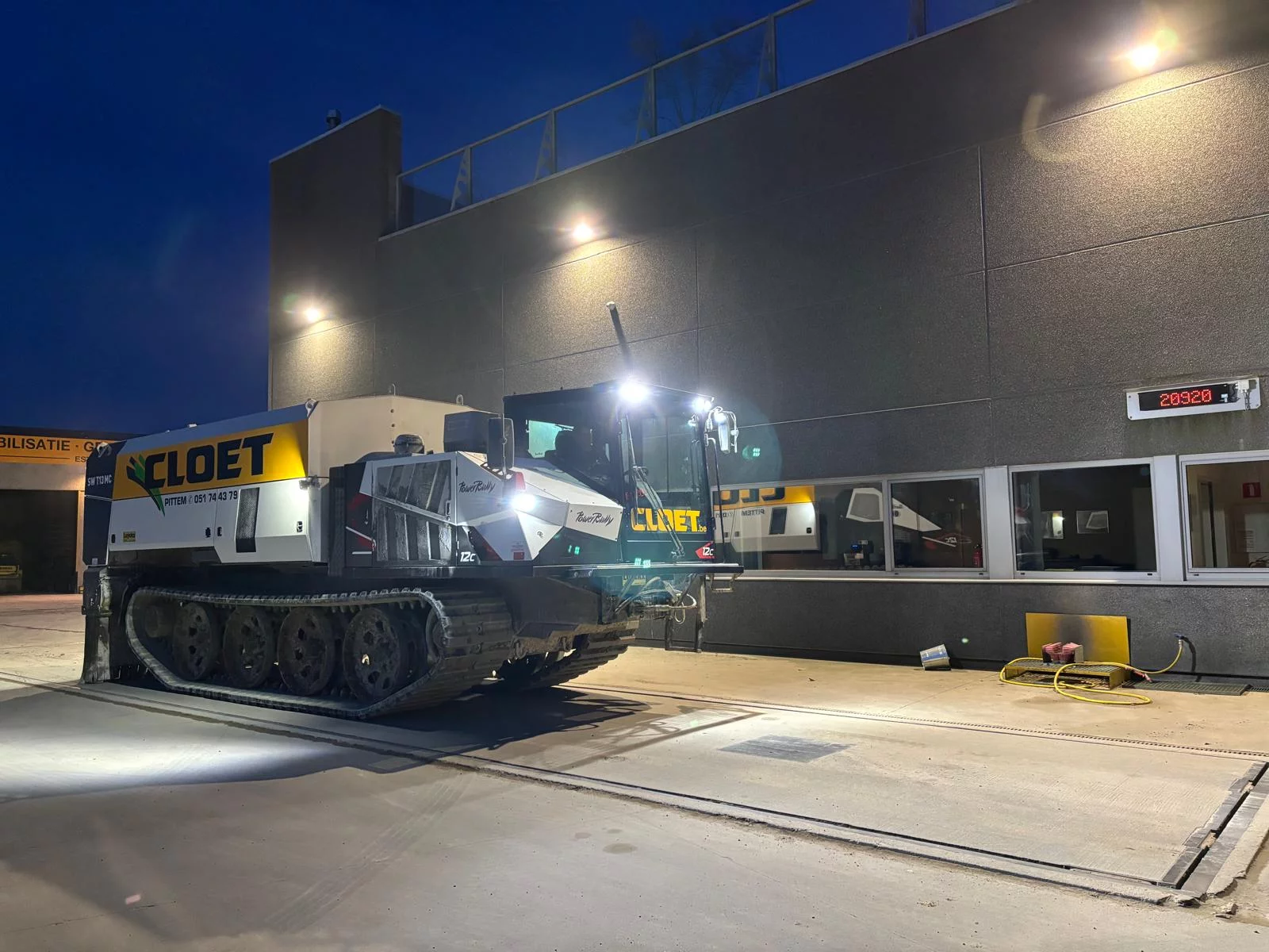 First PowerBully 12C with Streumaster delivered to Cloet