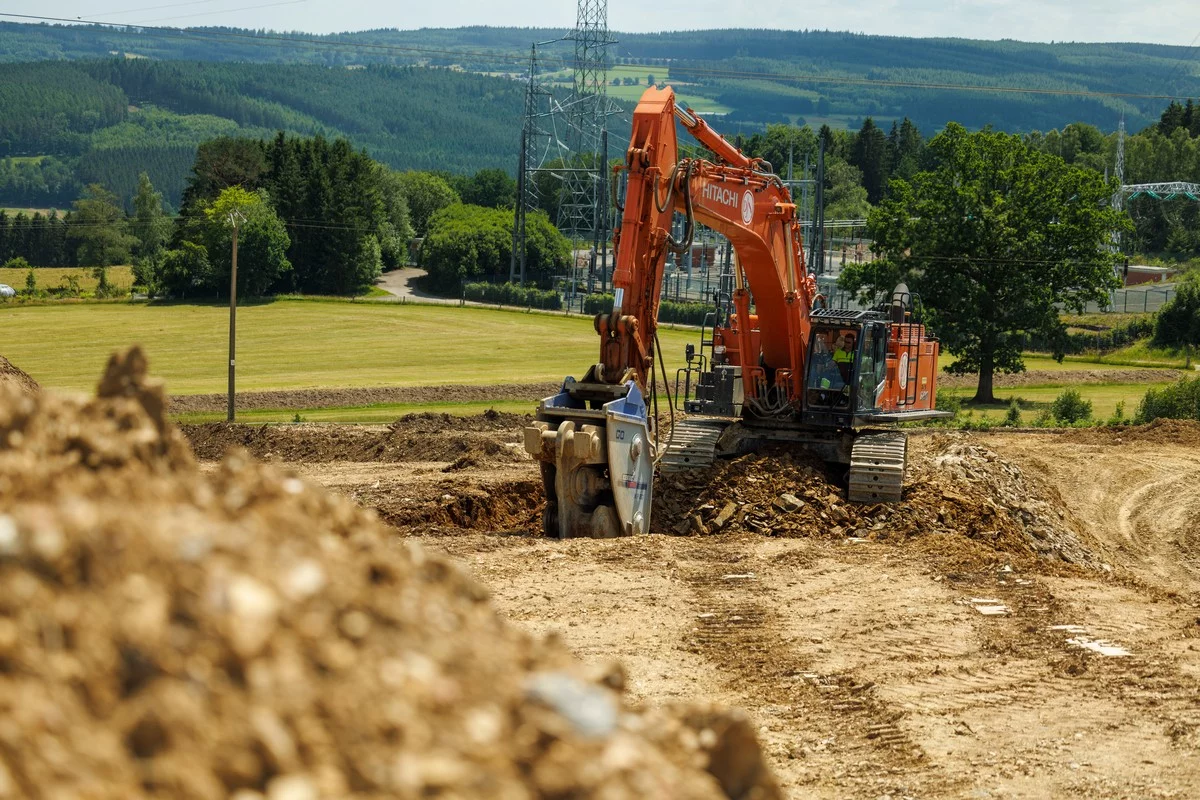 Jan De Nul utilises new Hitachi ZX690LCH-7 in Belgium