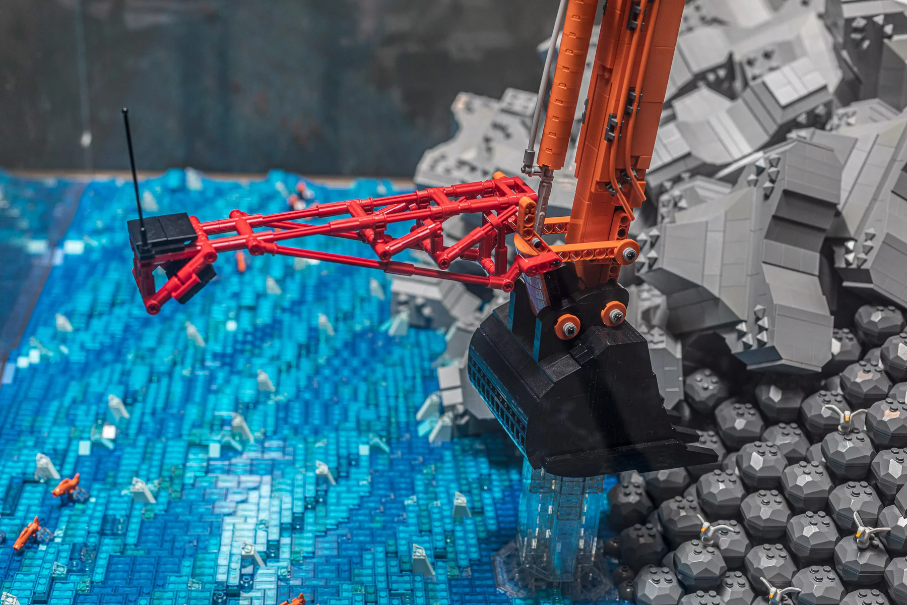 Lego® scale model EX1900 SL 40 meters and EX1200-7 with 2-piece boom