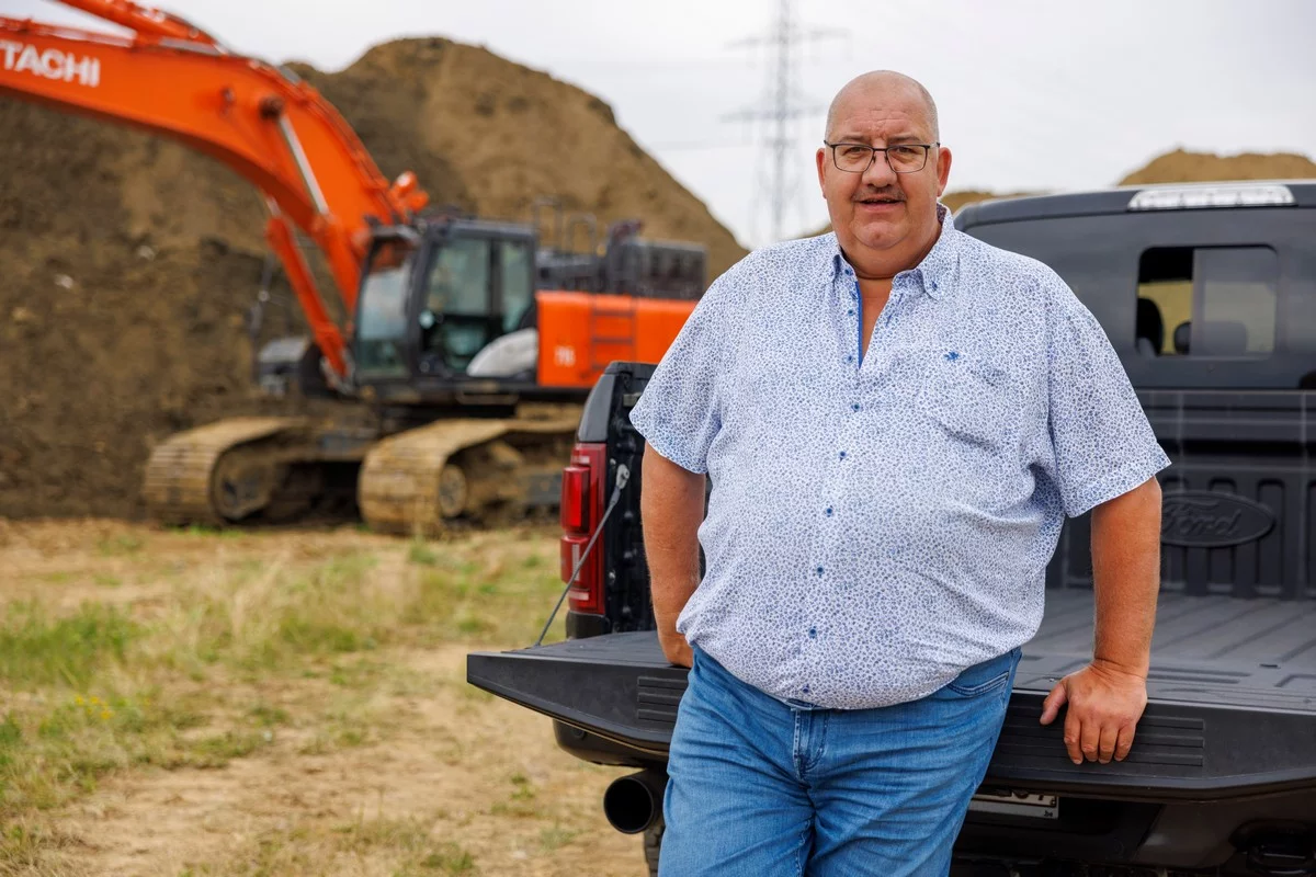 Ceulemans’ large Hitachi excavators aid flood protection