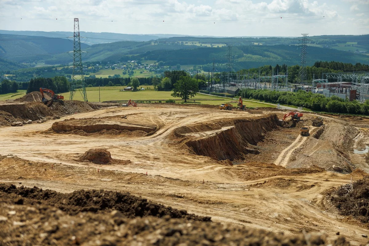 Jan De Nul utilises new Hitachi ZX690LCH-7 in Belgium