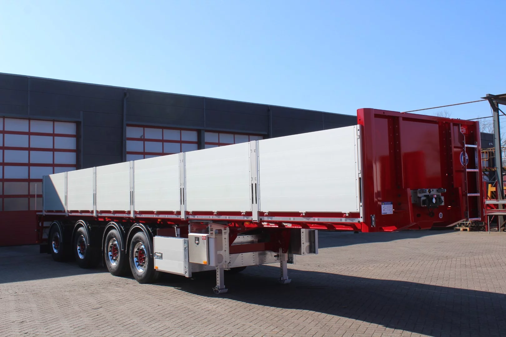 Luyckx and Pacton join forces for package deals