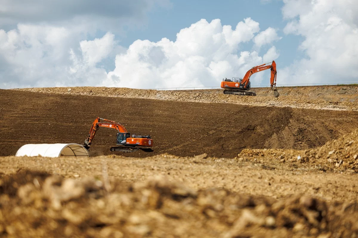 Jan De Nul utilises new Hitachi ZX690LCH-7 in Belgium