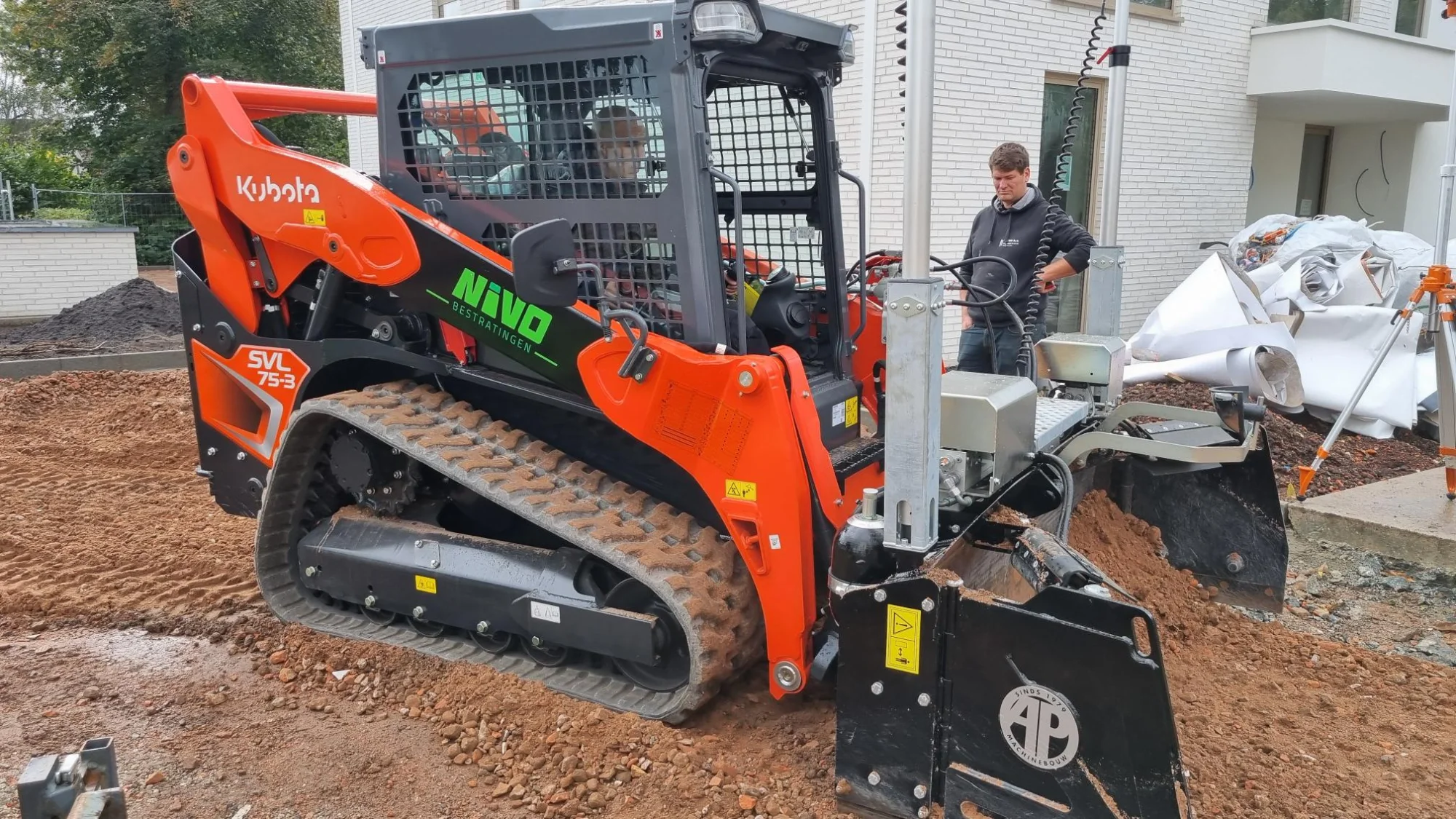 Delivery of the first Kubota skid steer loader SVL75-3