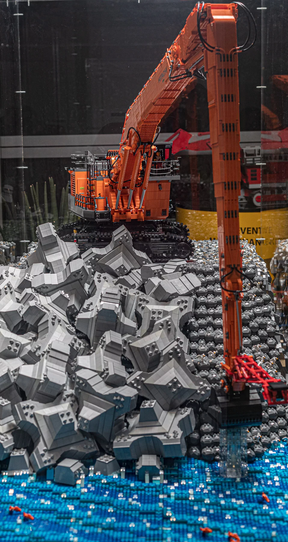 Lego® scale model EX1900 SL 40 meters and EX1200-7 with 2-piece boom