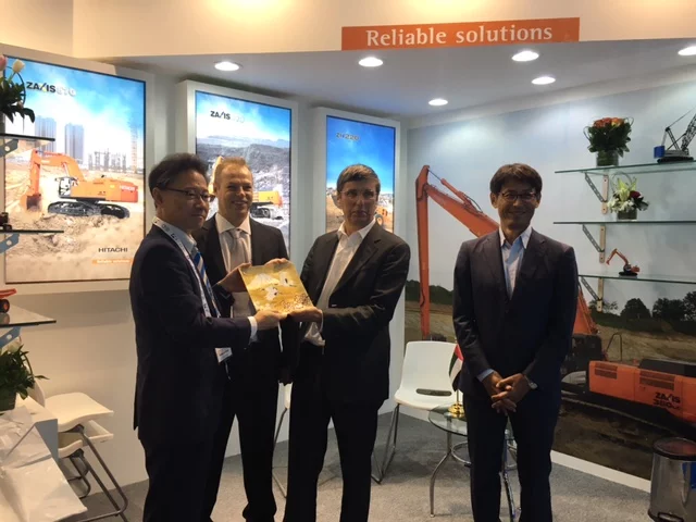 Hitachi signs Middle East Crane as UAE distributor