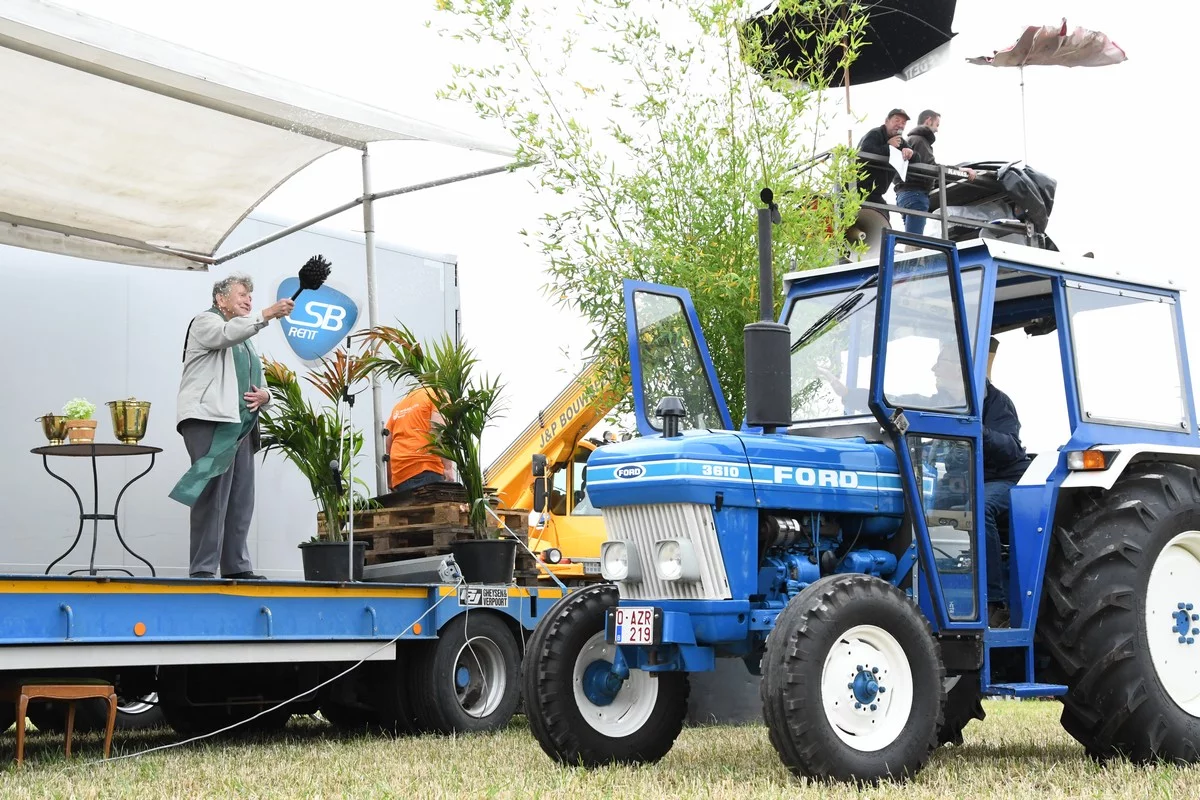 Tractor dedication Brecht: approximately 300 tractors blessed for charity
