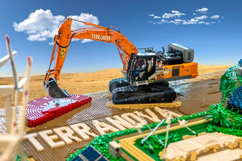 Lego® scale model Hitachi ZHY350-7