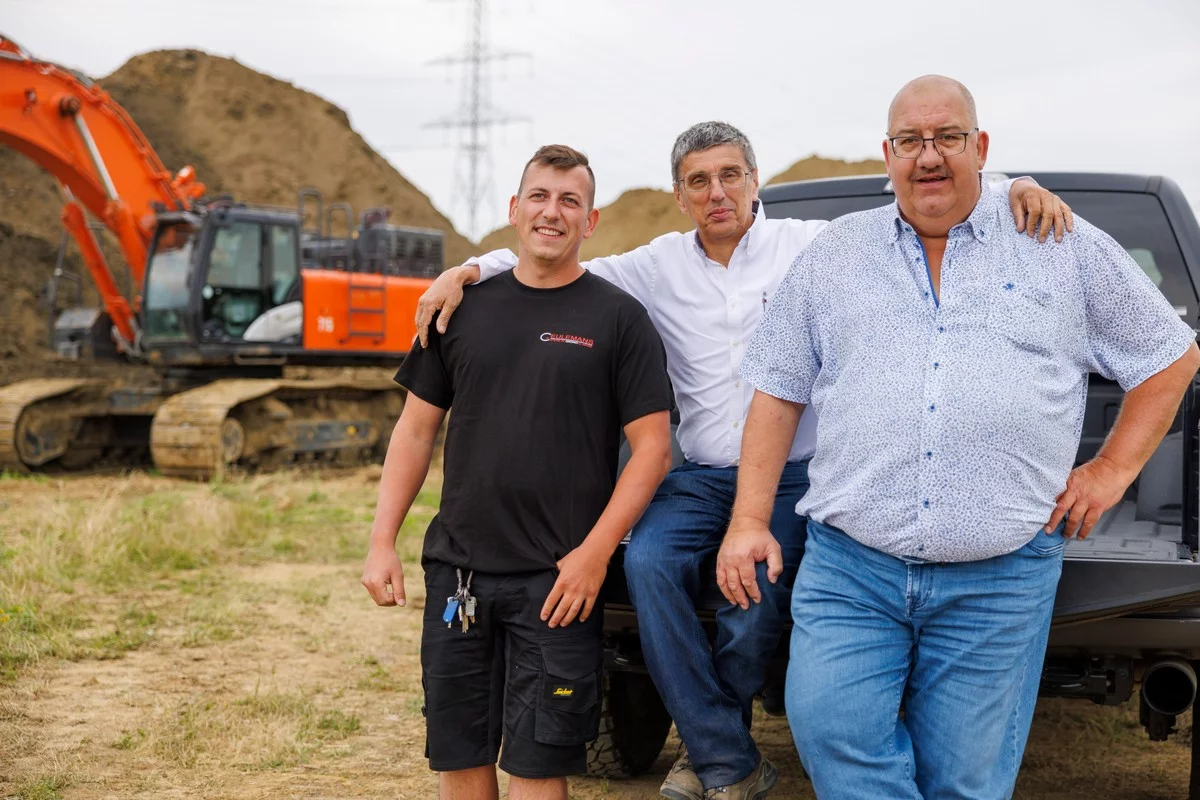 Ceulemans’ large Hitachi excavators aid flood protection