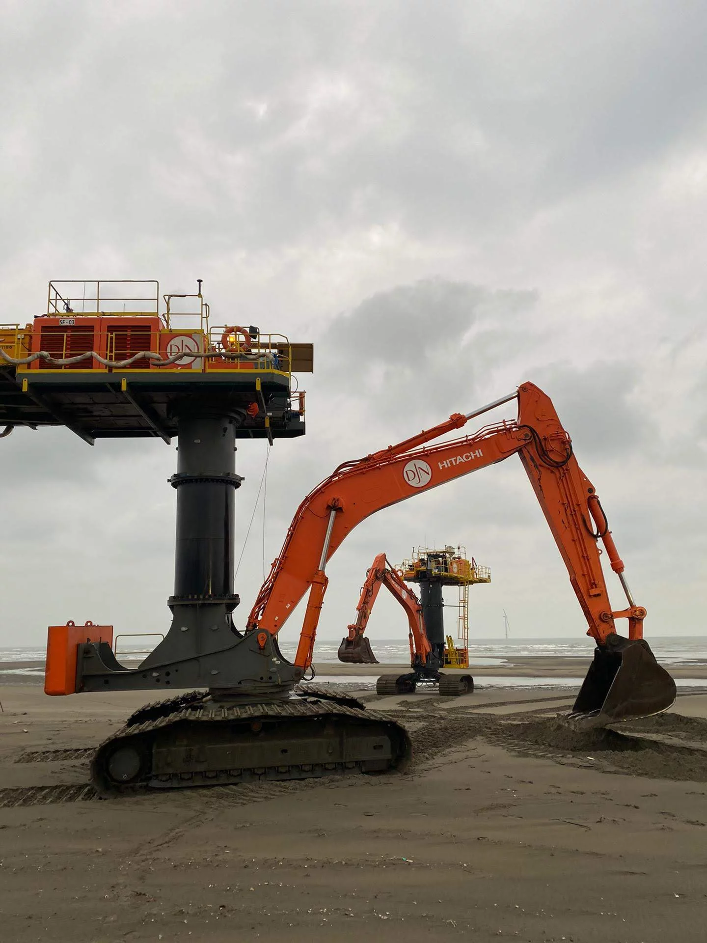 Jan De Nul deploys three ZX870 Starfish for construction