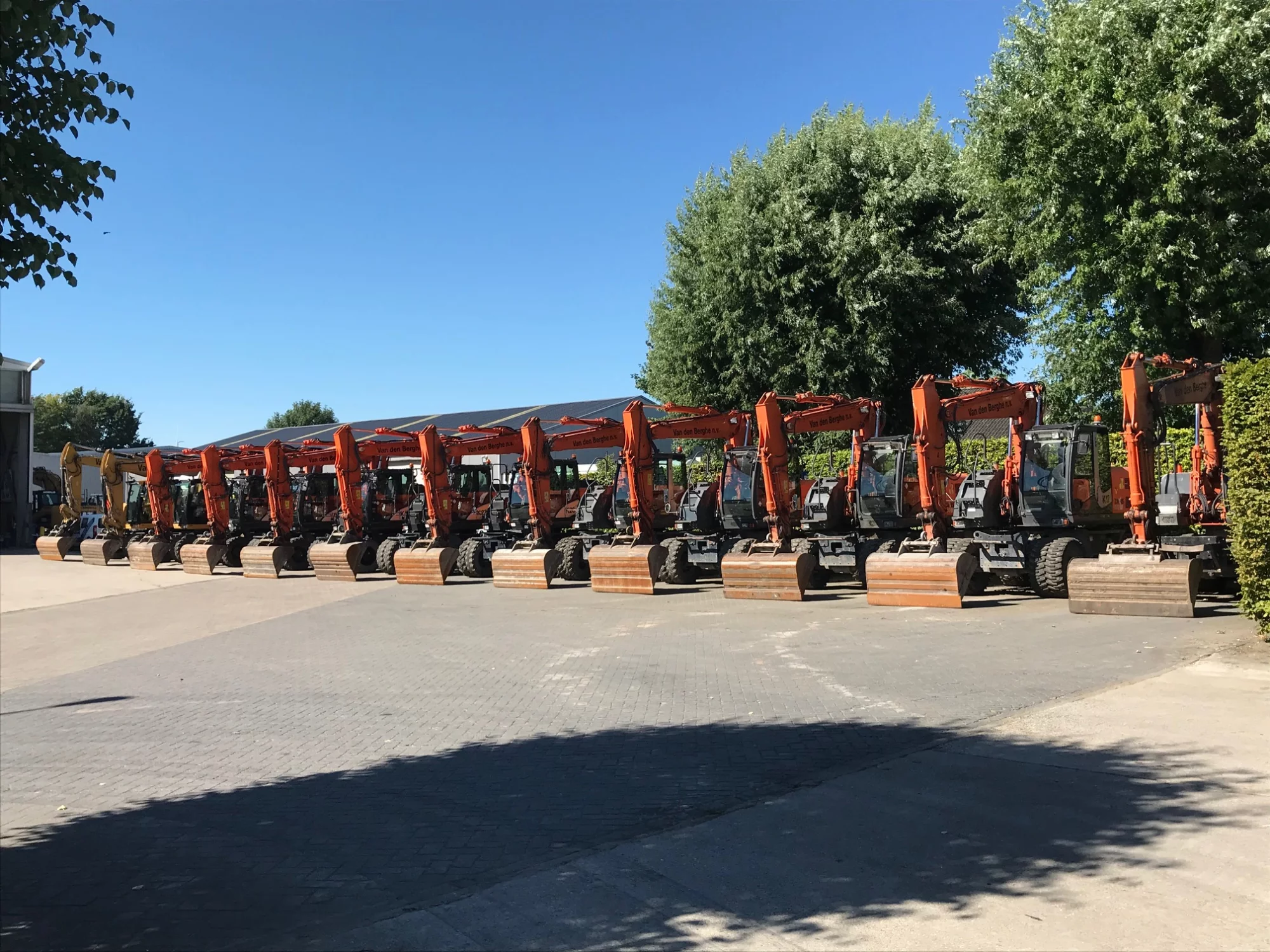Beautiful range of wheeled excavators of Van den Berghe nv