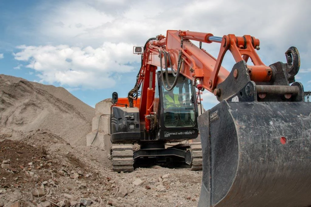 Hitachi Zero Emission excavator ZE85 - For a clean jobsite
