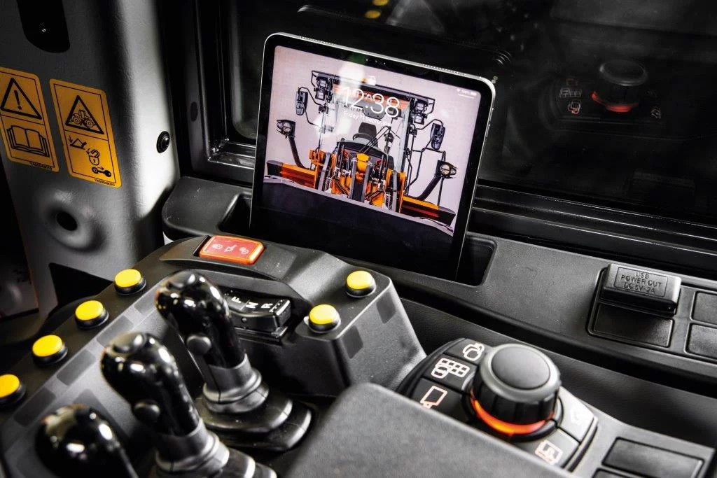 Take control with Hitachi ZW-7 wheel loaders