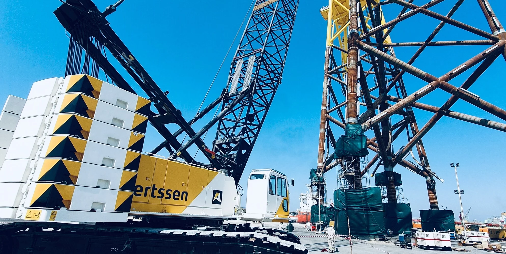 Two HSC Crawler Cranes SCX2800 for Aertssen Machinery Services UAE