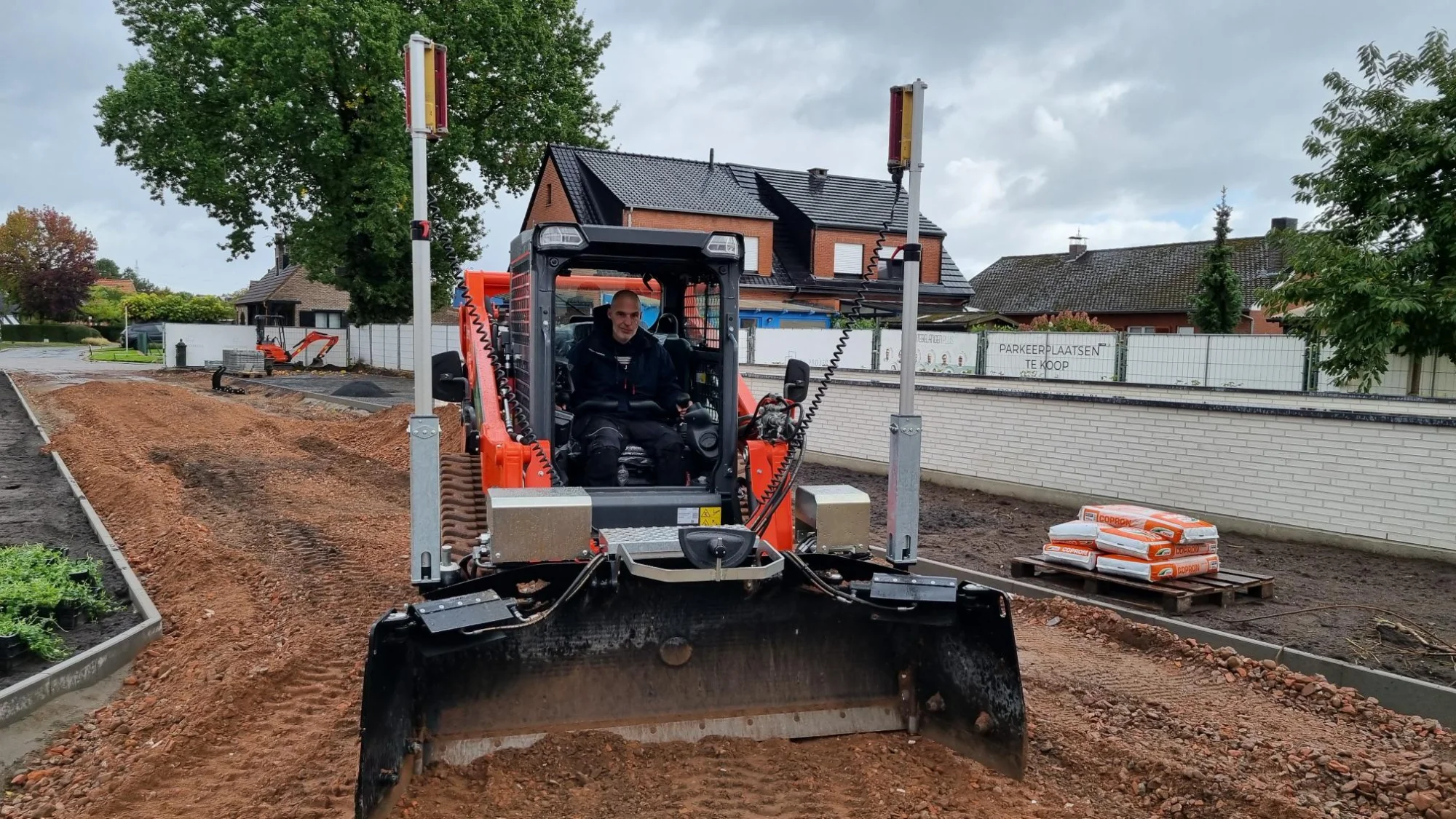 Delivery of the first Kubota skid steer loader SVL75-3