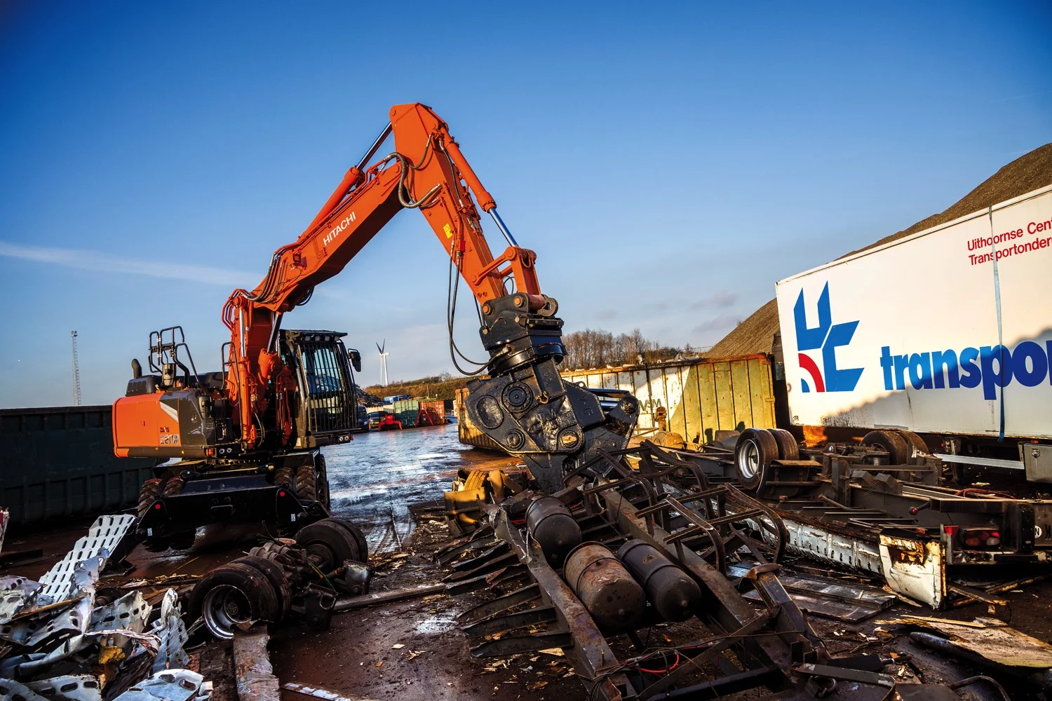 Hitachi launches largest model in Zaxis-7 series: ZX220W-7