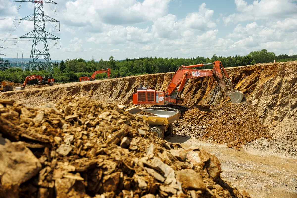 Jan De Nul utilises new Hitachi ZX690LCH-7 in Belgium