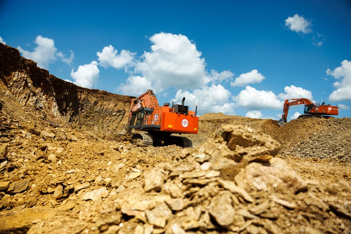 Jan De Nul utilises new Hitachi ZX690LCH-7 in Belgium