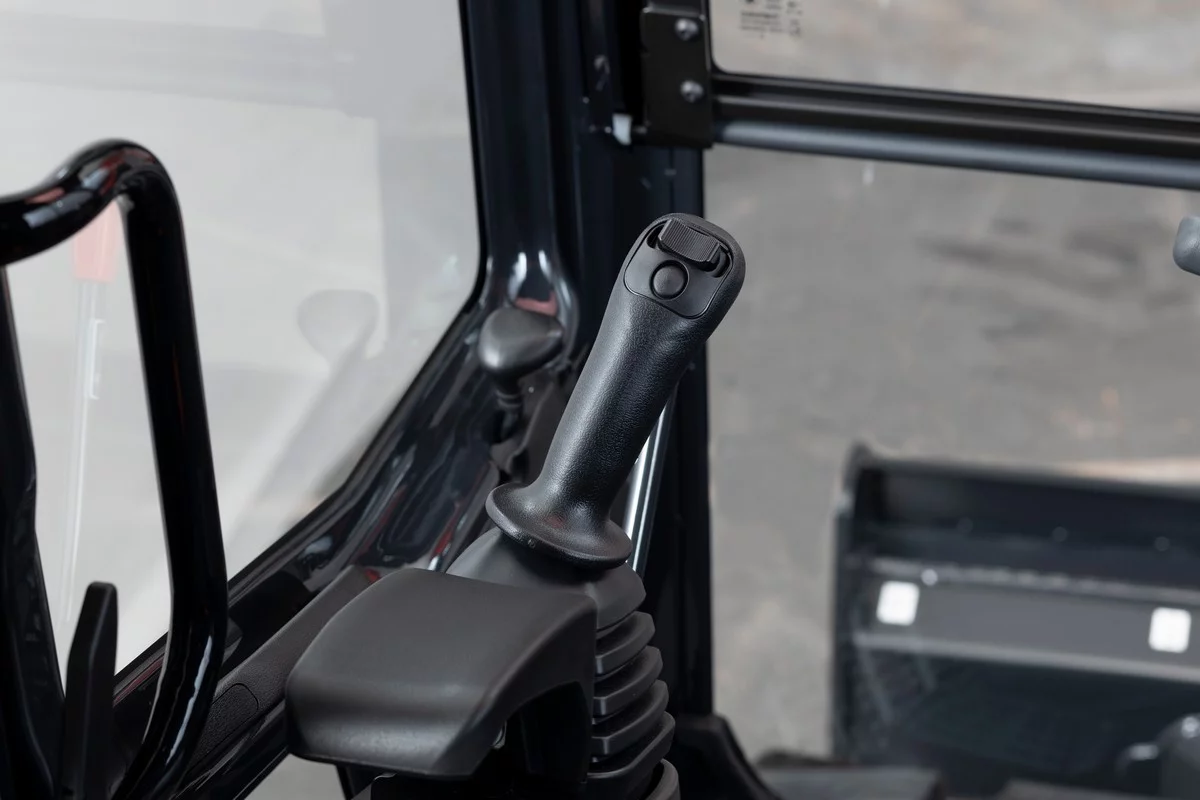 Kubota launches next-generation 8 tonne mini-excavator