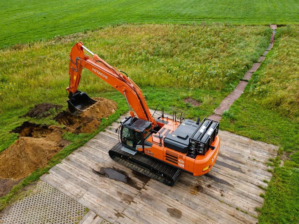 Avant-première Hitachi ZX350LC-7 Dual Fuel