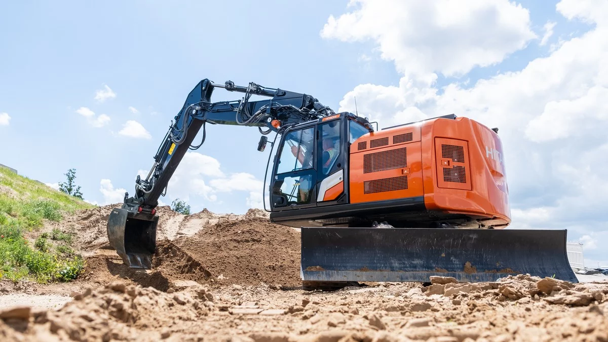 Meet newest 38-tonne excavator with short radius at Demo Days 2024