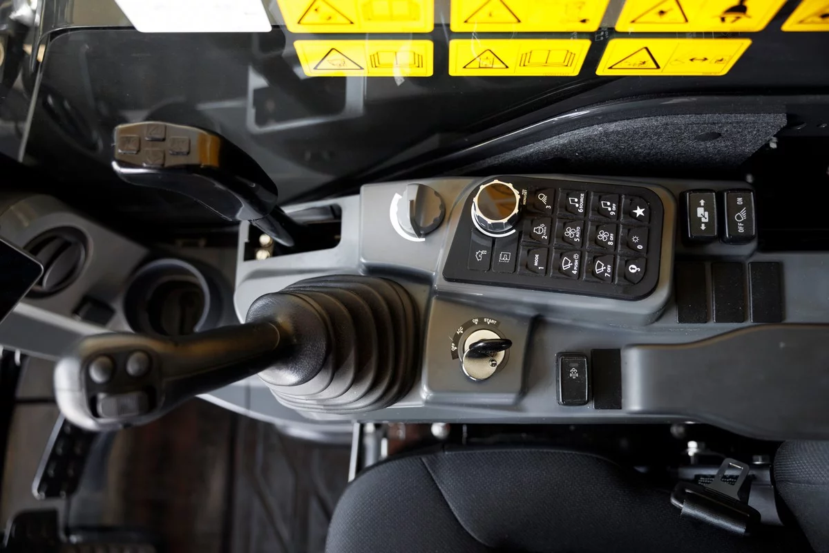 Hitachi Construction Machinery unveils two new Zaxis-7 compact excavators