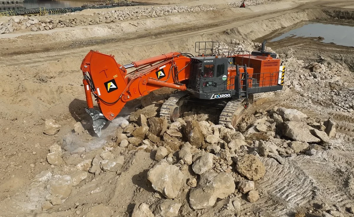 Sunton rock breaker for Aertssen Machinery Services