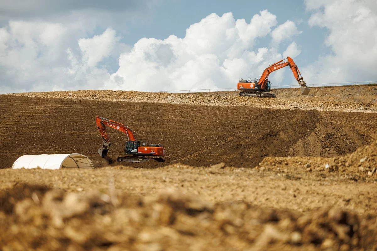 Jan De Nul utilises new Hitachi ZX690LCH-7 in Belgium