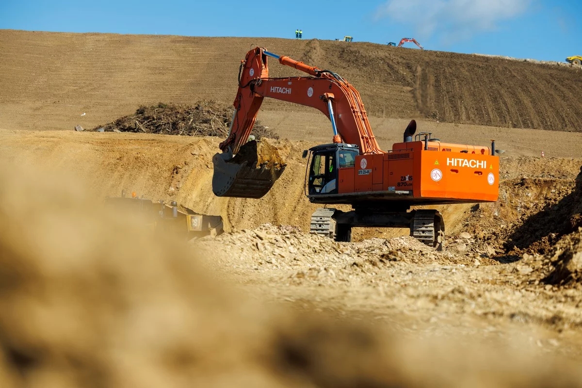 Jan De Nul utilises new Hitachi ZX690LCH-7 in Belgium