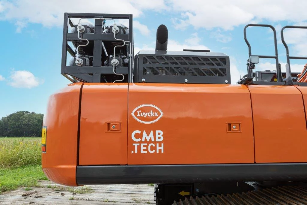 The world's first 37-tonne hydrogen excavator