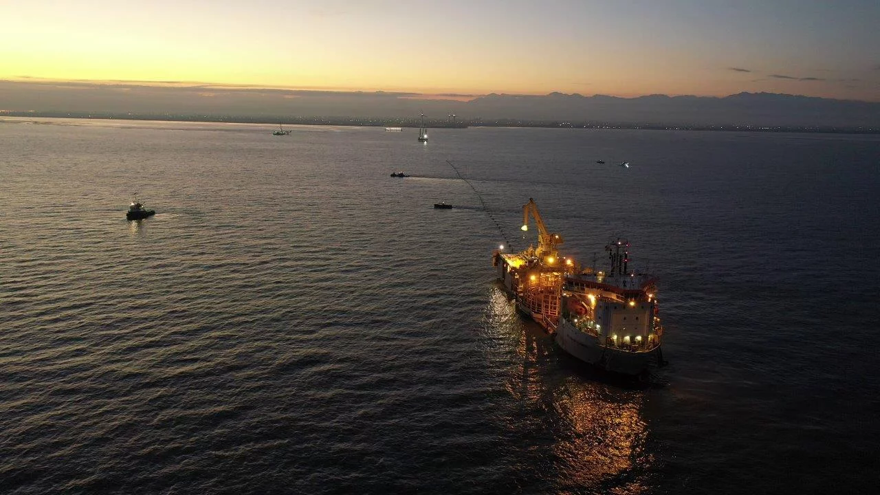 Starfish at work in gigantic wind mill park in Taiwan