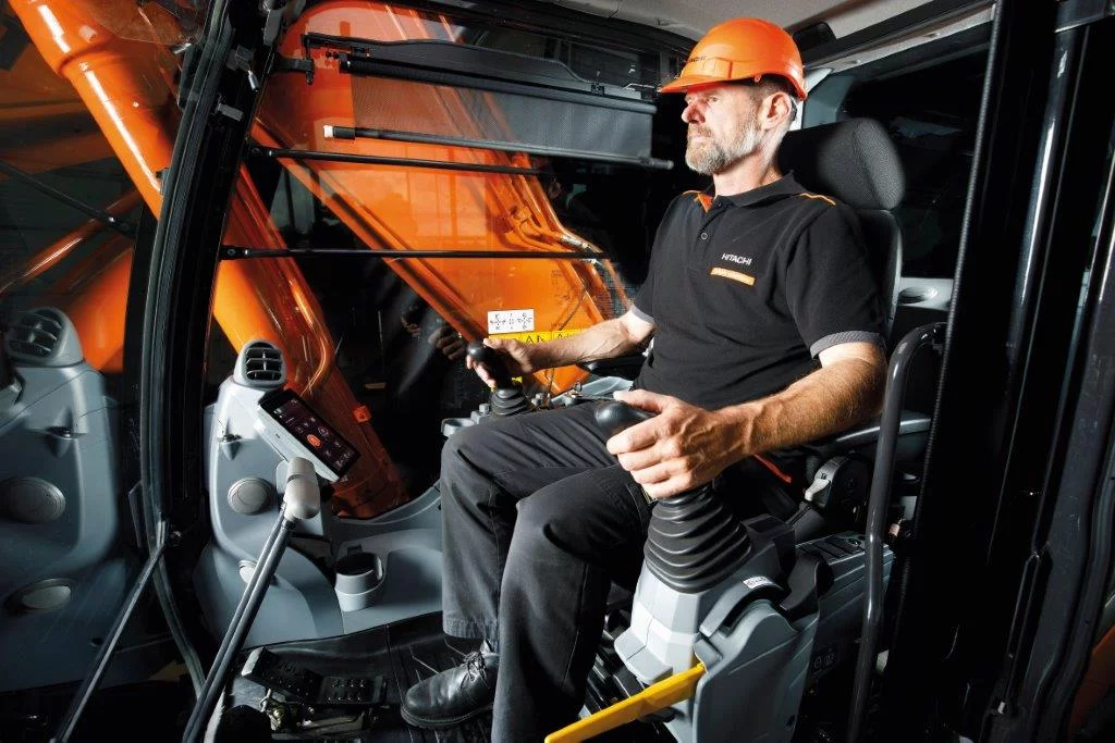 State-of-the-art, ultra-spacious cab in the new Zaxis-7 excavators