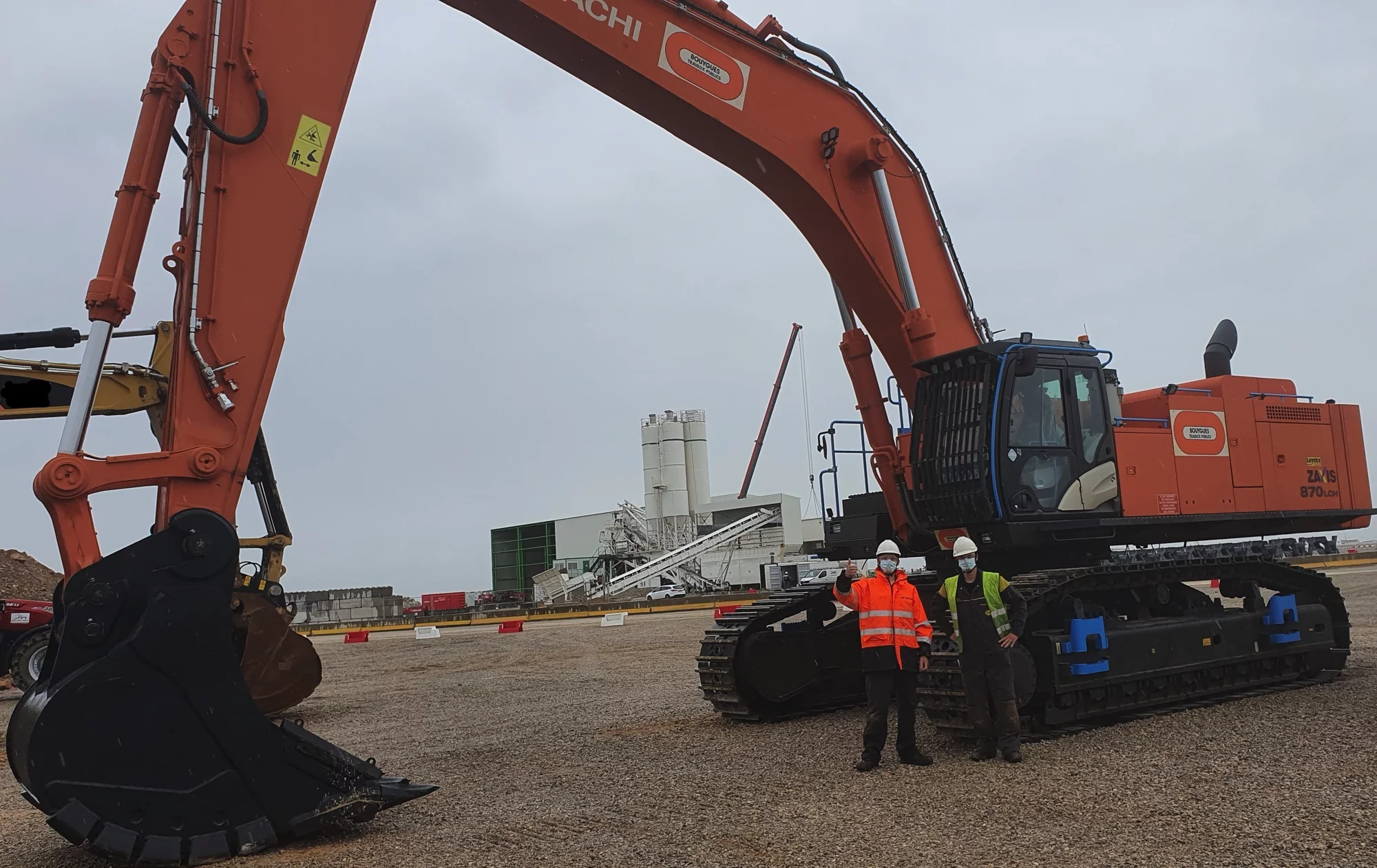 Mounting of ZX870 for Bouygues