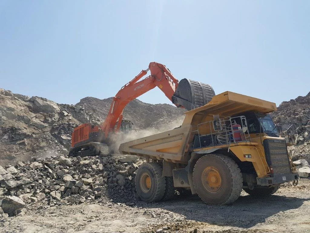 Lootah Group orders 2 new units ZX870