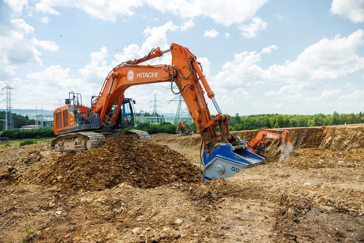 Jan De Nul utilises new Hitachi ZX690LCH-7 in Belgium