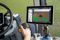 New Holland launches new T7 Heavy Duty at INTELLIGENT FARMING ALL_WAYS event