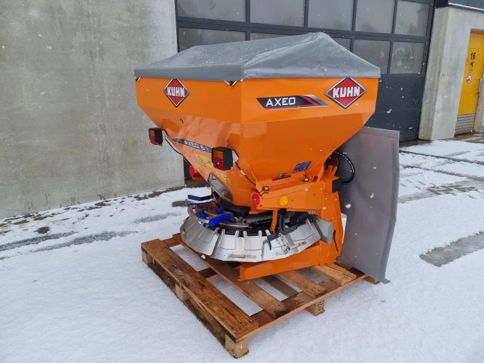 Available from stock: Kuhn Axeo 6.1K salt spreader