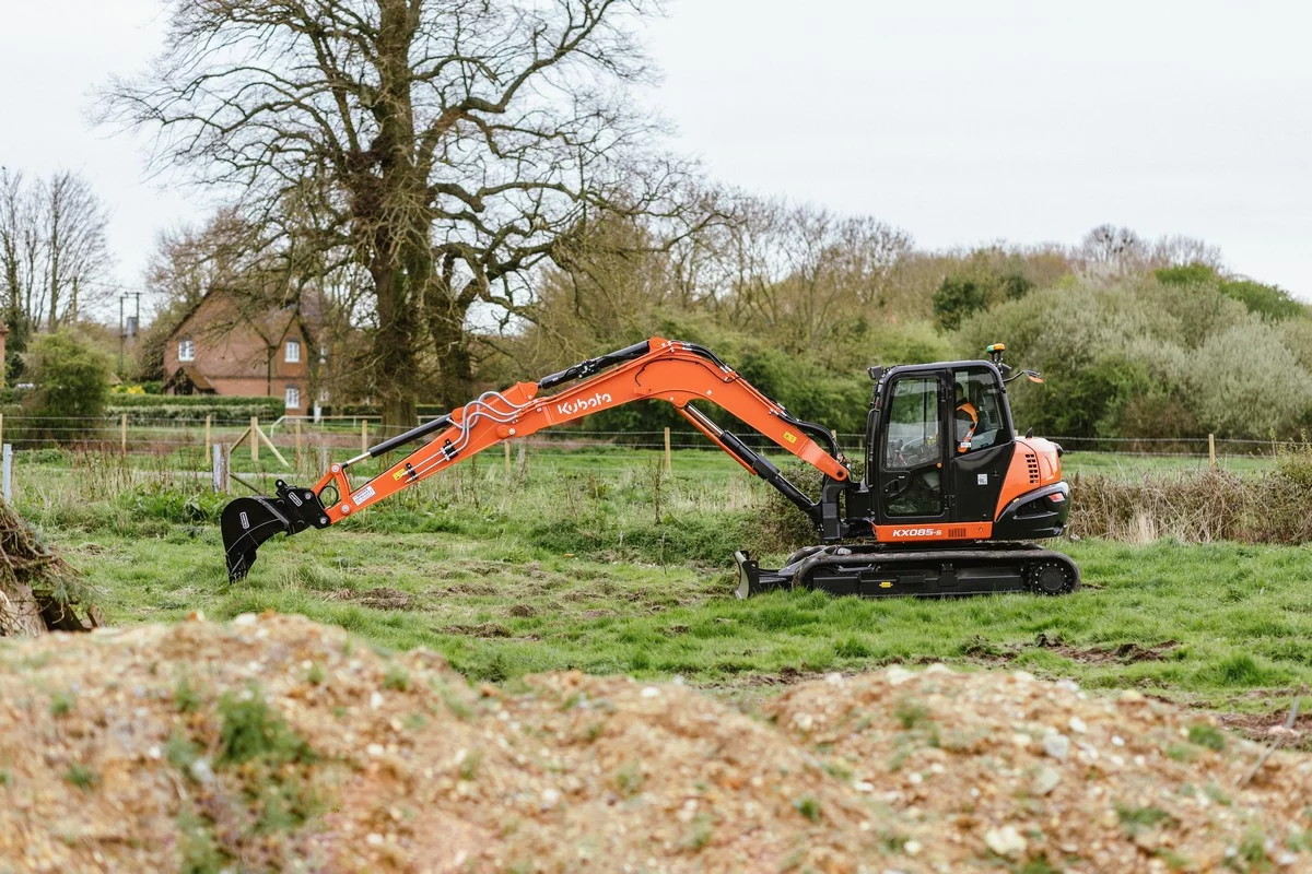 Kubota lance une midi-pelle de 8 tonnes de nouvelle génération